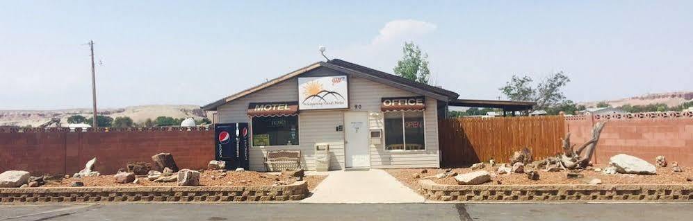 Whispering Sands Motel Hanksville Exterior photo